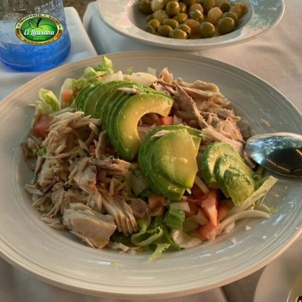 Ensalada de aguacate premium y ventresca de atún